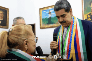 [sōsharunettowāku]  Maduro es proclamado “Arquitecto de la Paz”