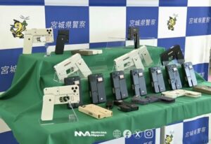 [gaikokujin] pistolas reales camufladas