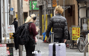 [gaikokujin kankōkyaku]  Japón enfrenta un rebote turístico